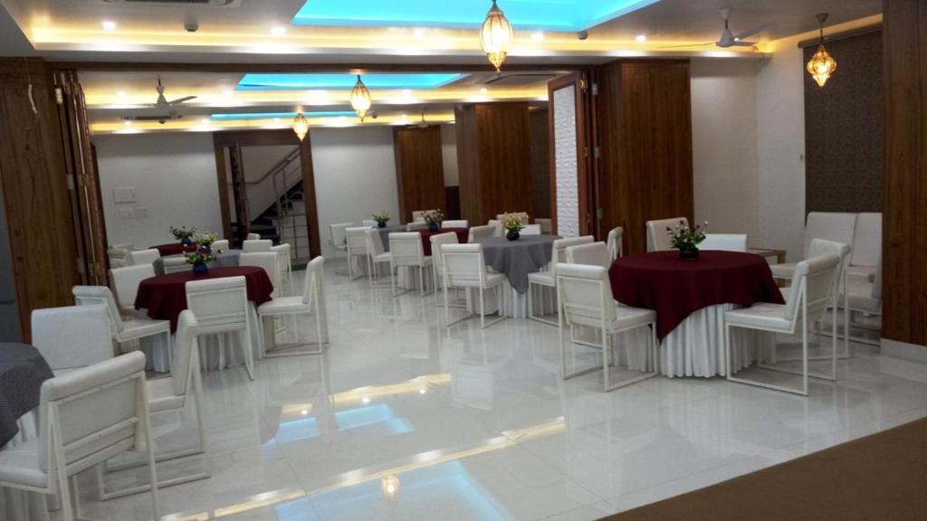 Alankrita Suites & Party Halls Meerut Exterior photo